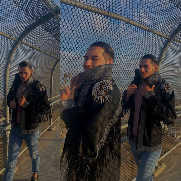 men's jacket on the lining finished with sequins, fringes and metal decorations - Picture 3 of 16